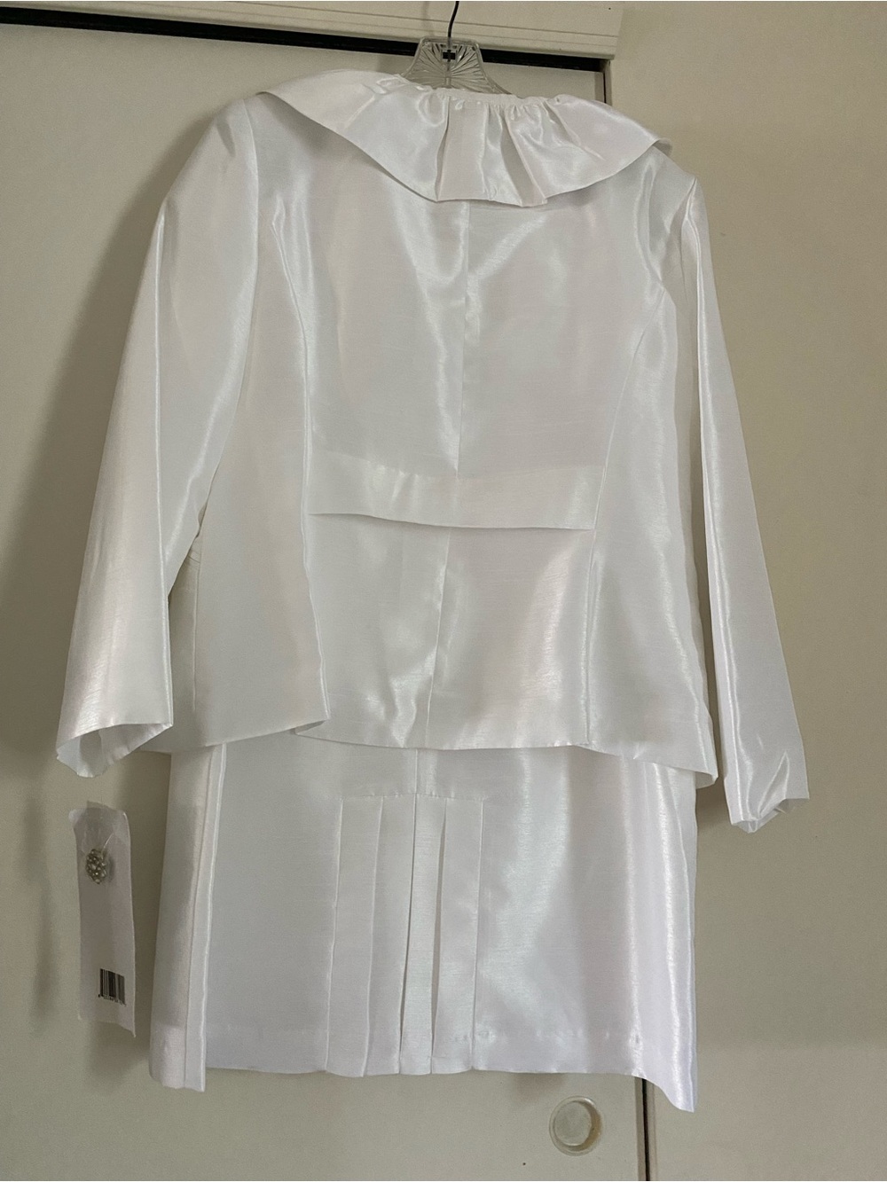 White Satin Two-Piece Jacket & Skirt Set - Picture 2 of 5